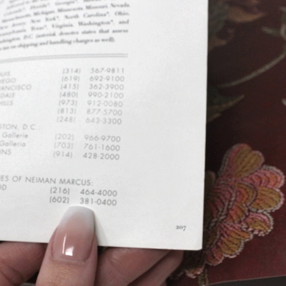 Neiman December 2002 The Book Magazine Catalog '02 - Picture 3 of 8